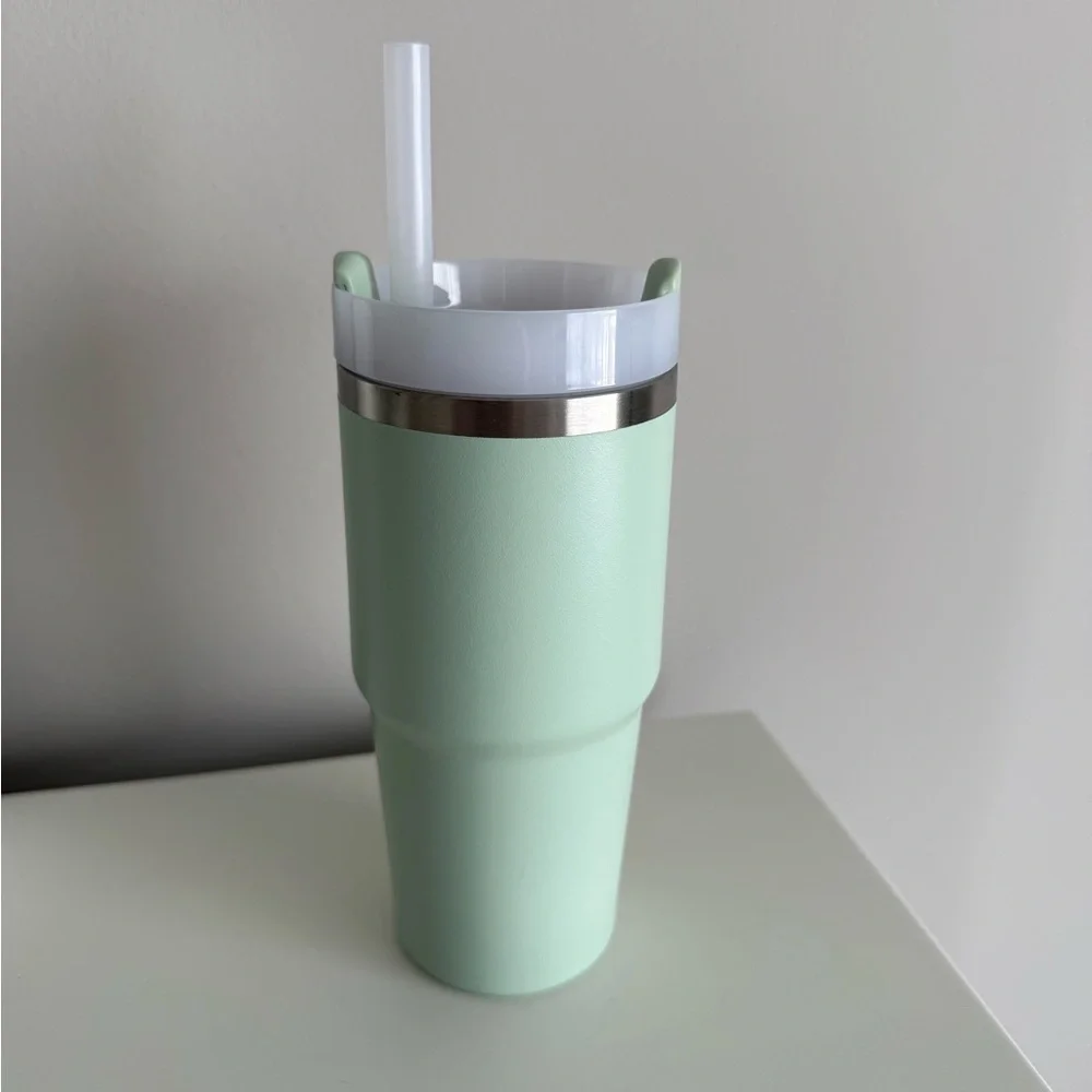 Stanley Tumbler - Picture 2 of 6